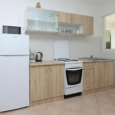 Apartment By The Sea - Gonar, Rab - 18650