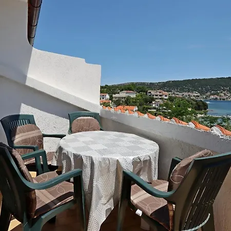 Apartment By The Sea - Gonar, Rab - 18650