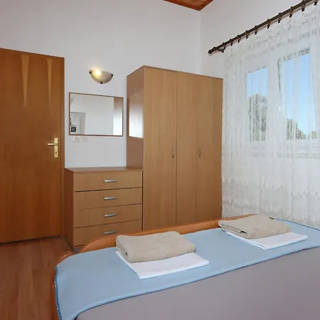 Apartmán By The Sea - Gonar, Rab - 18650 *