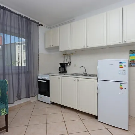 Apartament By The Sea - Gonar, Rab - 18650 *
