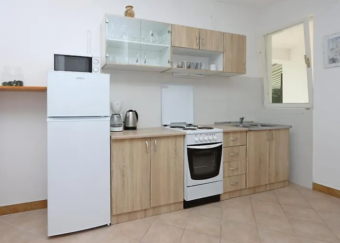 Apartment By The Sea - Gonar, Rab - 18650